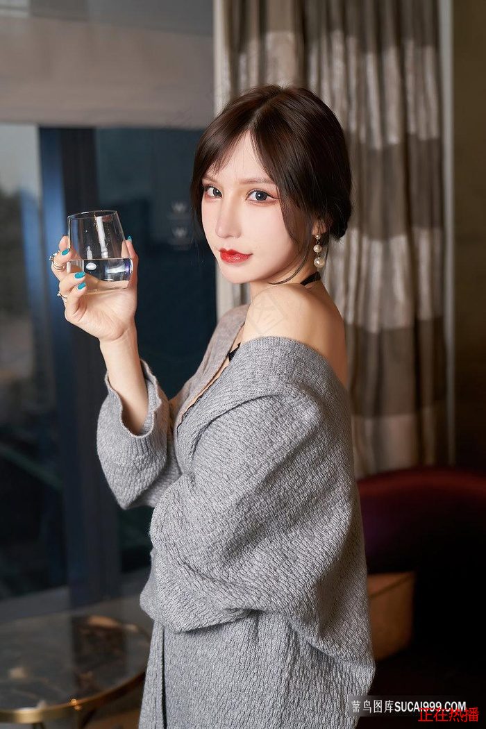 迷人的保姆在线观看免费 · 老师的朋友4中字hd · 狐妖小红娘动漫 · 狂欢命案第一季 精彩合辑